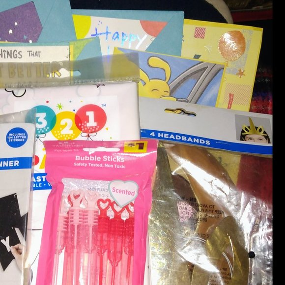 Girls party decorations bundle - Picture 2 of 2